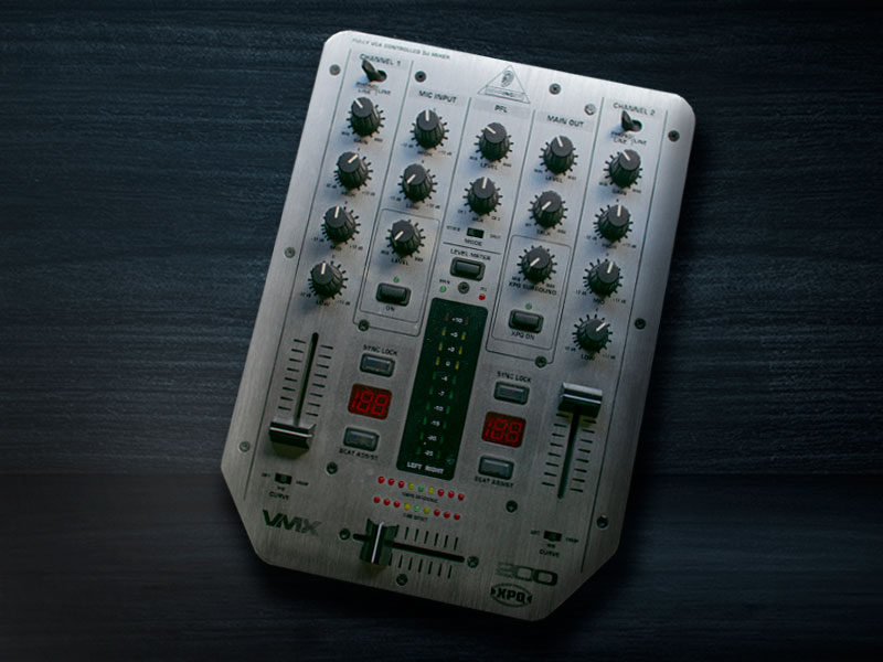 DJ musiikkilaite, Behinger vmx 200.